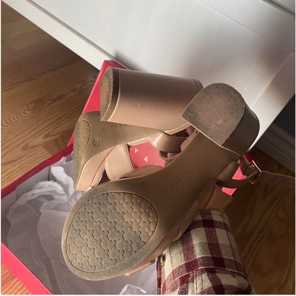 Kelly & Katie Nude heeled sandles - Picture 5 of 5